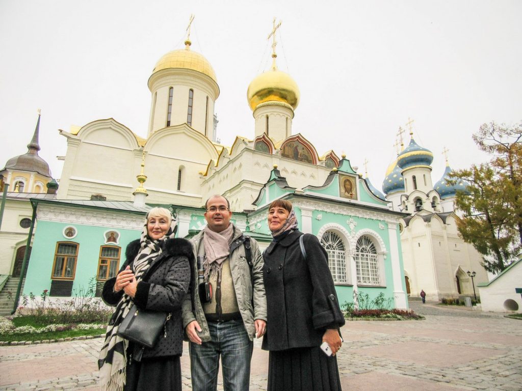 Паломничество поездки. Троице-Сергиева Лавра паломники. Паломнические поездки в Троице-Сергиеву Лавру.